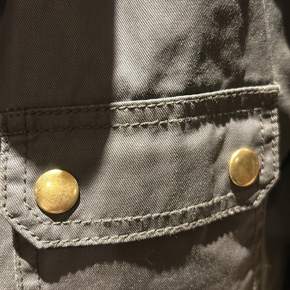 J Crew iconic waxed green coat- 4 pockets, gold hardware. (M), in great shape ! - Picture 4 of 10